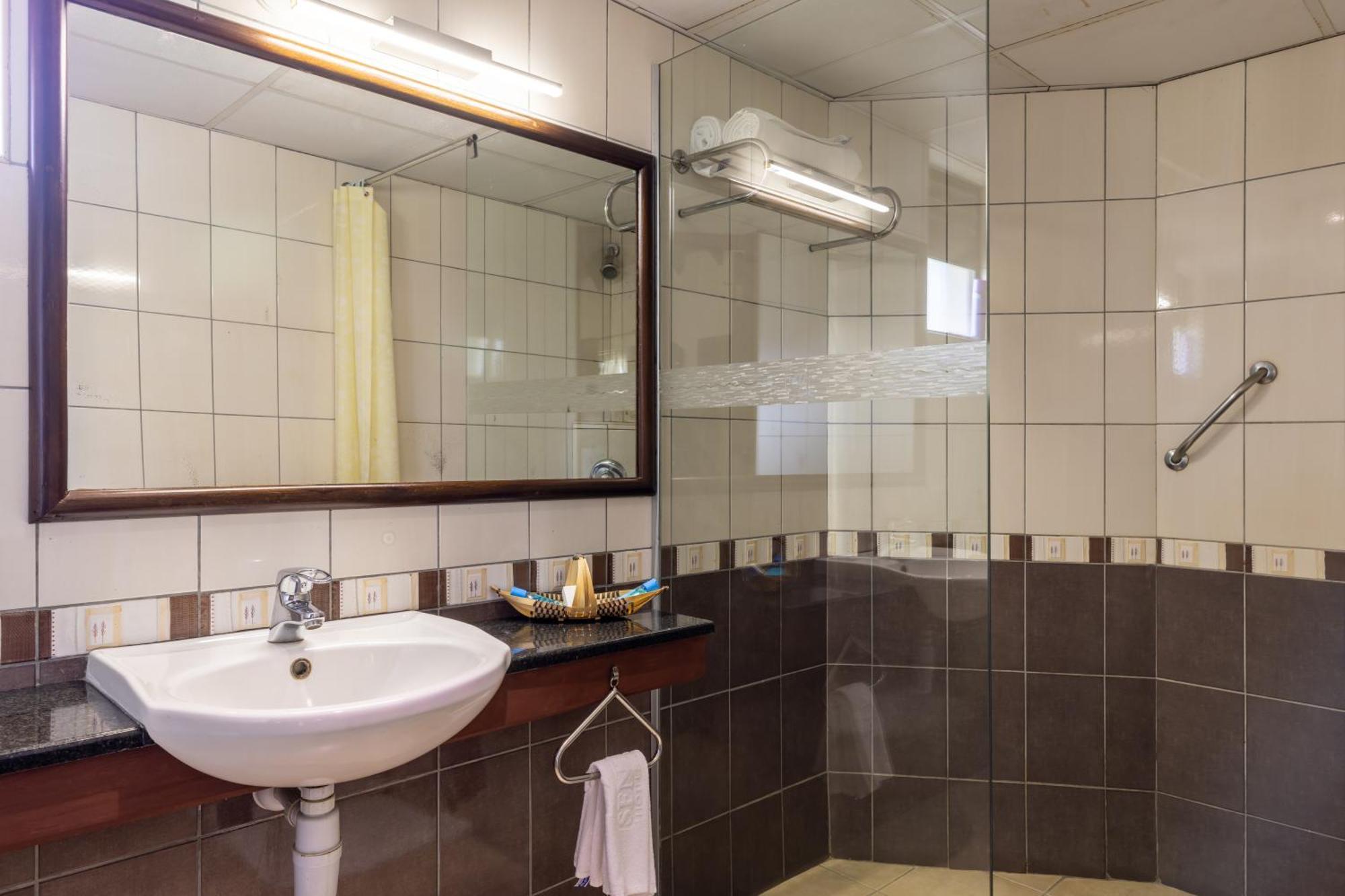 Elmenteita Sentrim Elementaita Lodge מראה חיצוני תמונה